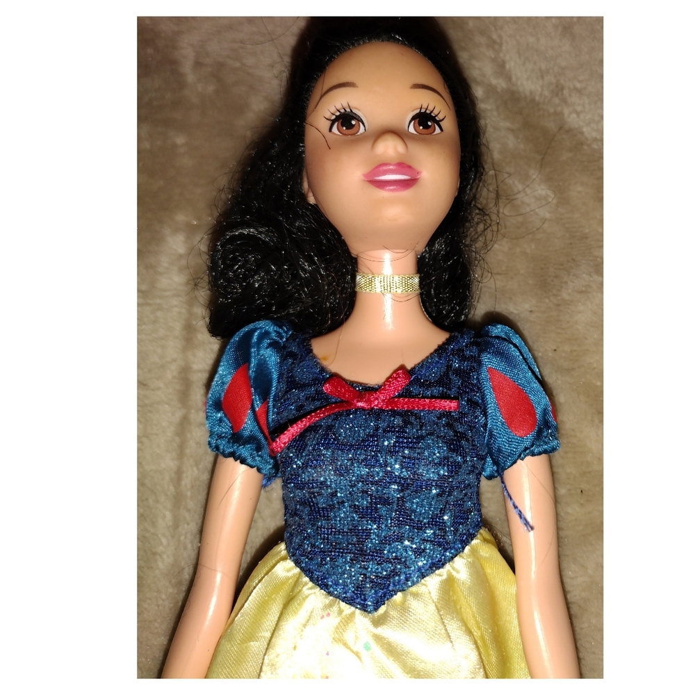 2006 Disney Princess Snow White doll